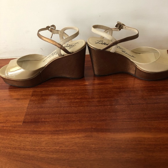 Sandals - Picture 7 of 7